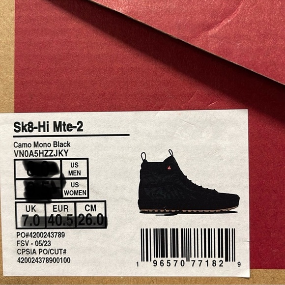 Vans WMNS Sk8-Hi Mte-2 Camo Mono Black
VN0A5HZZJKY
Boots Winter Sneakers - Picture 16 of 16